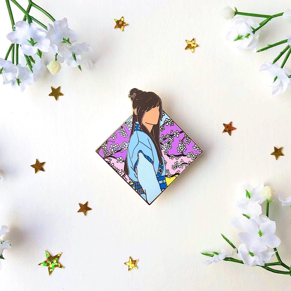 Hansung Enamel Pin