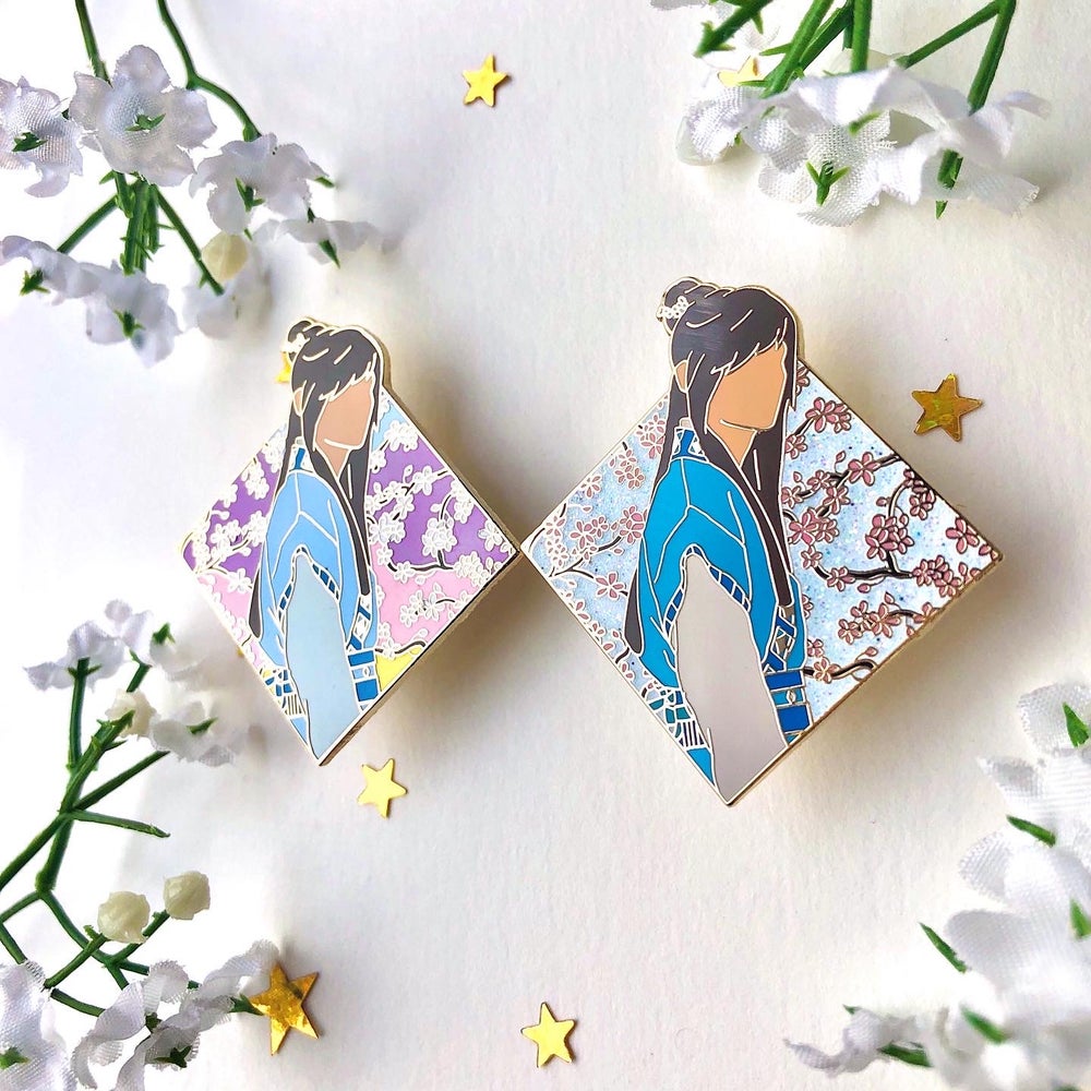 Hansung Enamel Pin