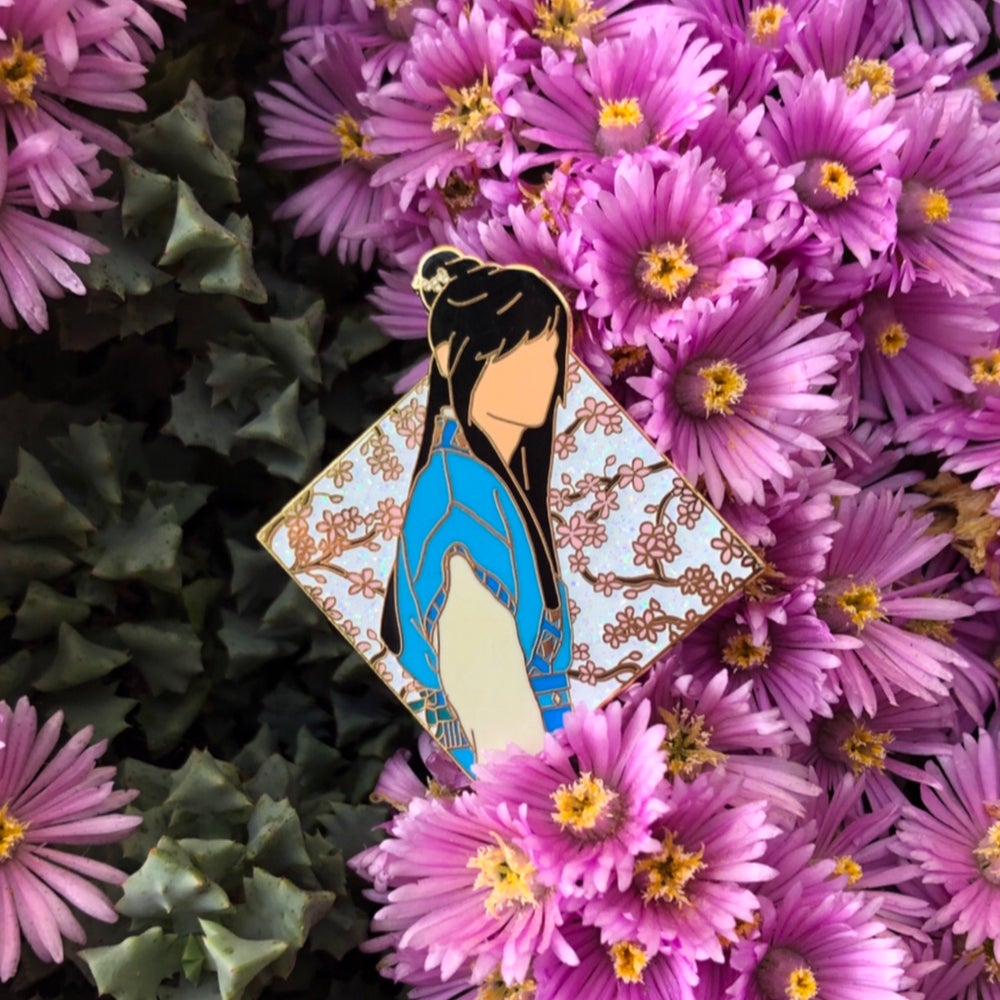 Hansung Enamel Pin